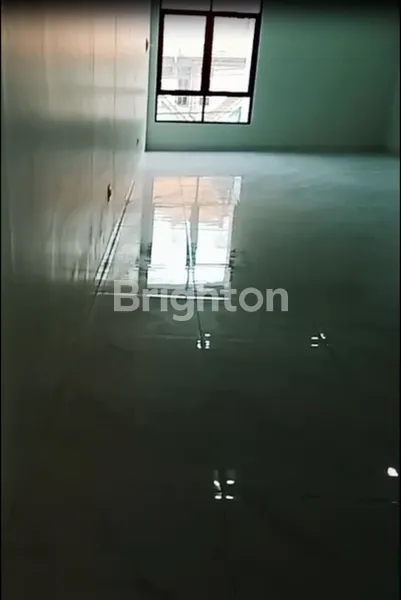 image DISEWAKAN RUKO BARU 2 LANTAI LOKASI STRATEGIS DI KUTA (3)