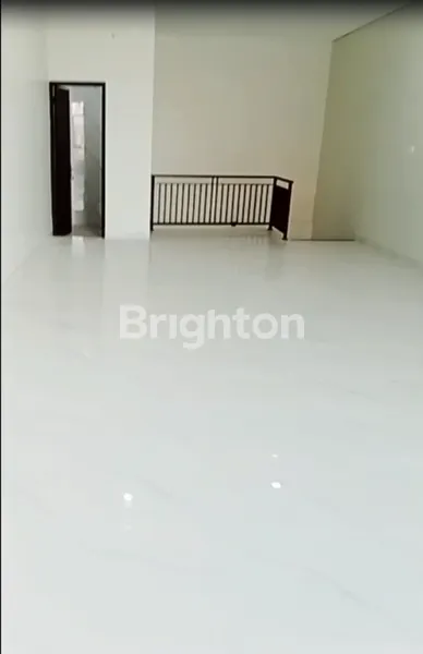 image DISEWAKAN RUKO BARU 2 LANTAI LOKASI STRATEGIS DI KUTA (4)