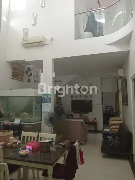 image RUMAH POJOK SUPER LUAS & SIAP HUNI – 7 KAMAR | SEMI FURNISH | GRAHA TIRTA WARU | NEGO (3)