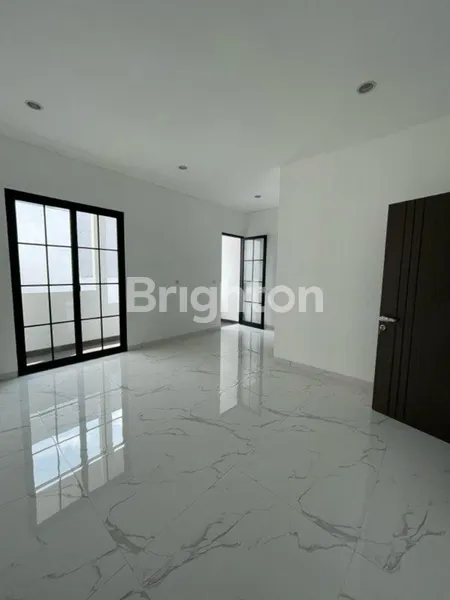 image  RUMAH BARU AMERICAN CLASSIC  WISMA MUKTI KLAMPIS SURABAYA TIMUR  (2)