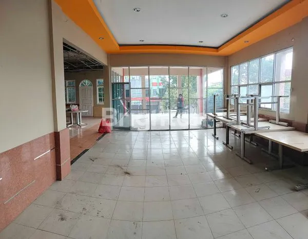 image RUKO GANDENG POSISI HOOK TENGAH KOTA (4)