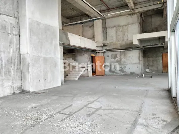 image PENTHOUSE CAMBRIDGE - 2 LANTAI ( TERDAPAT ROOFTOP ) SANGAT JARANG DAPAT & DI JUAL DENGAN HARGA BAGUS, UNDER MARKET (5)