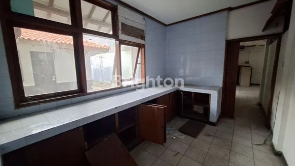 image DIJUAL GEDUNG PERKANTORAN RAYA KENDANGSARI (6)