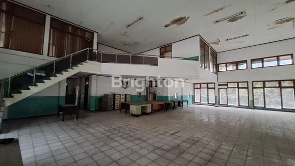 image DIJUAL GEDUNG PERKANTORAN RAYA KENDANGSARI (2)