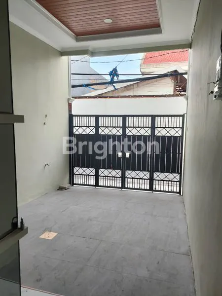 image DISEWAKAN RUMAH 2 LANTAI BARU GRESS DI LEBAK ARUM (2)