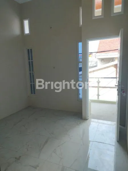 image DISEWAKAN RUMAH 2 LANTAI BARU GRESS DI LEBAK ARUM (7)