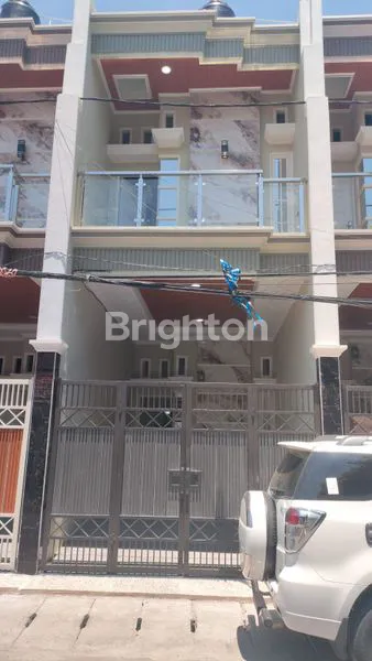 image DISEWAKAN RUMAH 2 LANTAI BARU GRESS DI LEBAK ARUM (1)