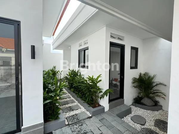 image DISEWAKAN UNIT VILLA BARU 2BR  DI BUMBAK, UMALAS (2)