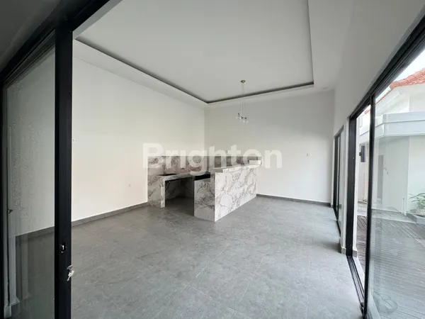 image DISEWAKAN UNIT VILLA BARU 2BR  DI BUMBAK, UMALAS (3)