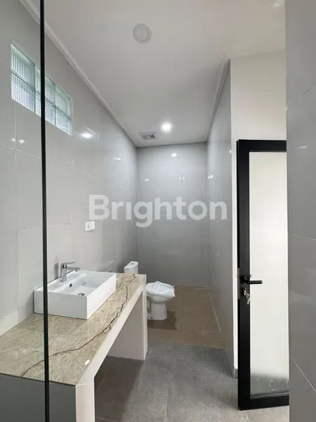 image DISEWAKAN UNIT VILLA BARU 2BR  DI BUMBAK, UMALAS (4)