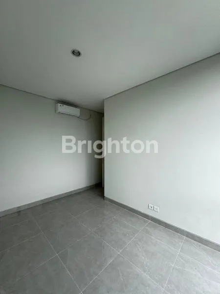 image RUMAH 2LT FR BARU GRESS FULL AC PELICAN HILL CITRALAND SURABAYA BARAT (7)