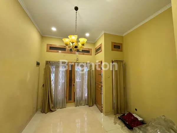 image DI JUAL CEPAT RUMAH 3 LANTAI SIAP HUNI DI GADING PRATAMA KELAPA GADING JAKARTA UTARA (4)