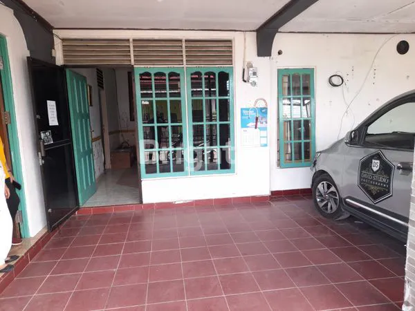 image RUMAH SIAP HUNI DI PERUM INTAN KURUNG PALANGKARAYA KALIMANTAN TENGAH (1)