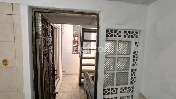 image RUMAH DI JAKARTA BARAT. (6)