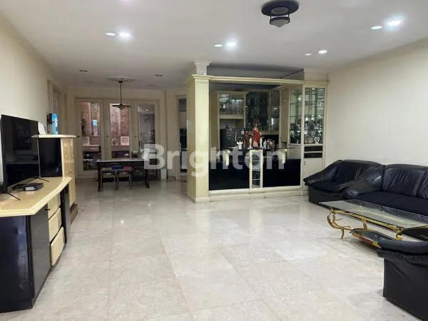 image RUMAH 2LANTAI DI LINGKUNGAN NYAMAN DAN PRESTISIUS (8)