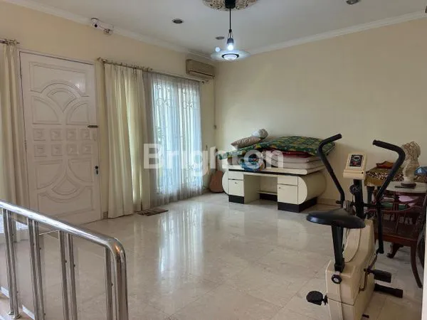 image RUMAH 2LANTAI DI LINGKUNGAN NYAMAN DAN PRESTISIUS (7)