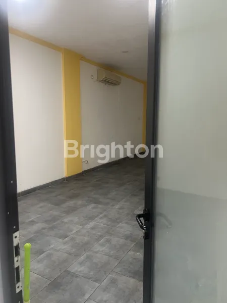 image DISEWAKAN RUKO 1 LANTAI DENGAN AKSES LIFT DI TEBET (4)