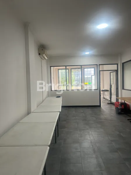 image DISEWAKAN RUKO 1 LANTAI DENGAN AKSES LIFT DI TEBET (3)