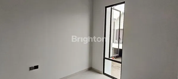 image BUTUH JUAL CEPAT\' RUMAH 2 LANTAI UNDER 1 M (8)