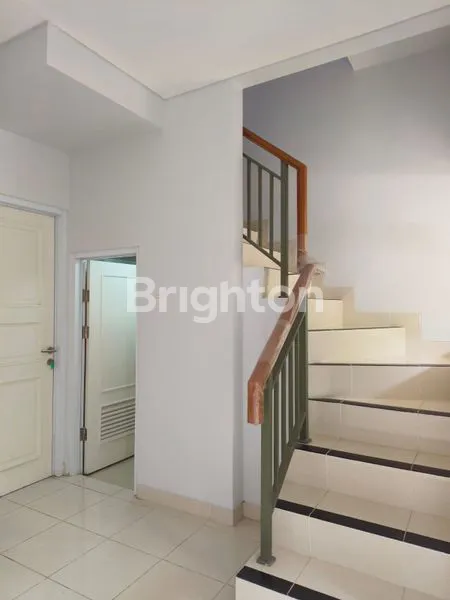 image RUMAH 2 LANTAI DI CLUSTER VIRGINIA VILLAGE – GADING SERPONG | SHM | HARGA TERJANGKAU (6)