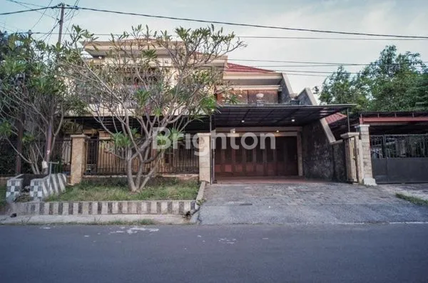 image RUMAH MEWAH 2,5 LANTAI DI MARGOREJO INDAH, LT 400M² (1)