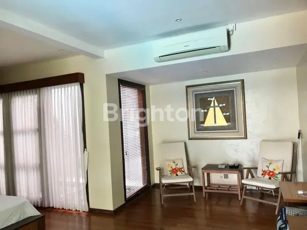 image RUMAH LUAS DI LINGKUNGAN OLD MONEY TERAS AYUNG (8)