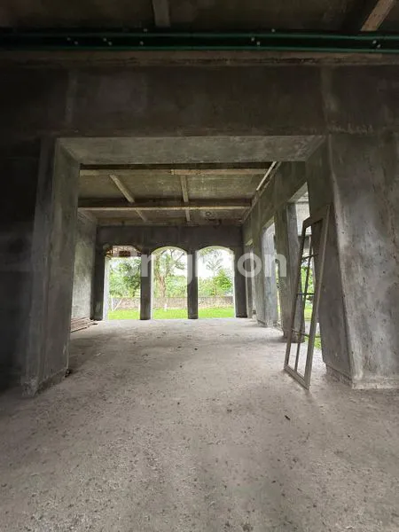 image DI JUAL RUMAH GOLF VIEW GRAHA FAMILI SURABAYA (6)