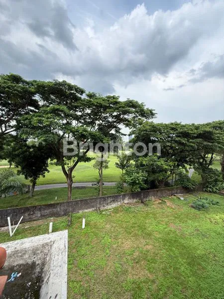 image DI JUAL RUMAH GOLF VIEW GRAHA FAMILI SURABAYA (4)