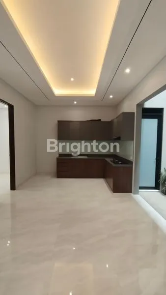 image RUMAH MEWAH 2 LANTAI DI MANYAR, DEKAT SEKOLAH PETRA (5)