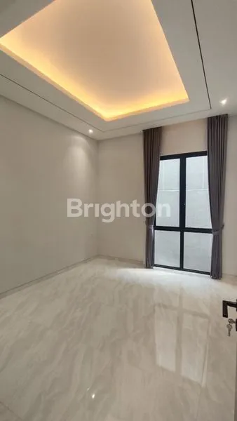 image RUMAH MEWAH 2 LANTAI DI MANYAR, DEKAT SEKOLAH PETRA (8)