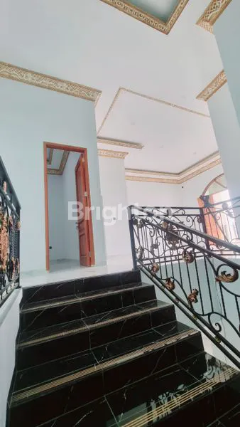 image RUMAH MEWAH MANYAR DEKAT KAMPUS UNTAG DAN GEREJA BETHANY SIAP HUNI (7)