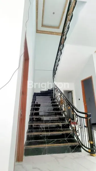 image RUMAH MEWAH MANYAR DEKAT KAMPUS UNTAG DAN GEREJA BETHANY SIAP HUNI (4)