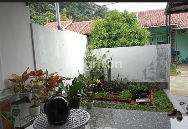 image RUMAH ASRI SIAP HUNI DALAM KOMPLEK PERUMAHAN CIBINONG HARGA EKONOMIS (6)