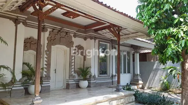 image VILLA MEWAH 4 KT DI SANUR, LT 1100M² FULL FURNISH (7)