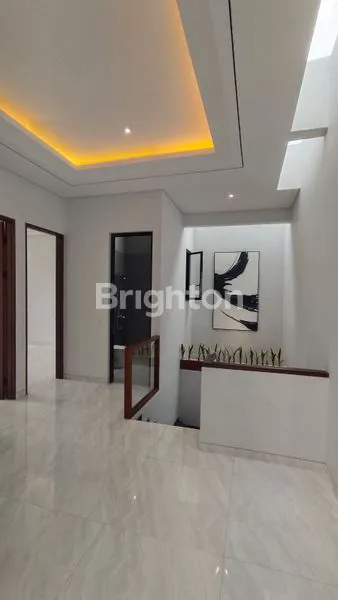 image RUMAH MEWAH HOOK MANYAR, LT 157M², 4+1 KT SIAP HUNI DEKAT PETRA (7)