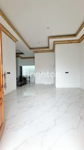 image RUMAH MEWAH 2 LANTAI DI MANYAR, DEKAT SEKOLAH PETRA (2)