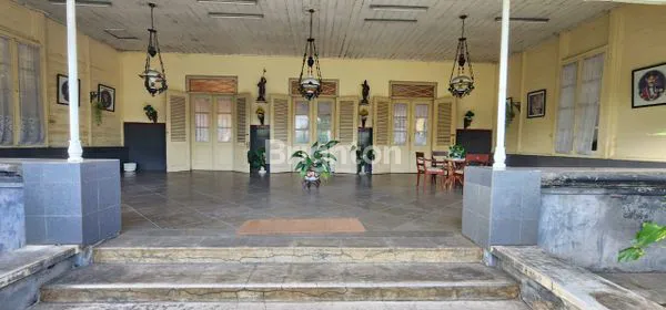 image RUMAH BELANDA 1887, TANAH LUAS 2600M² DI PUSAT KOTA (1)