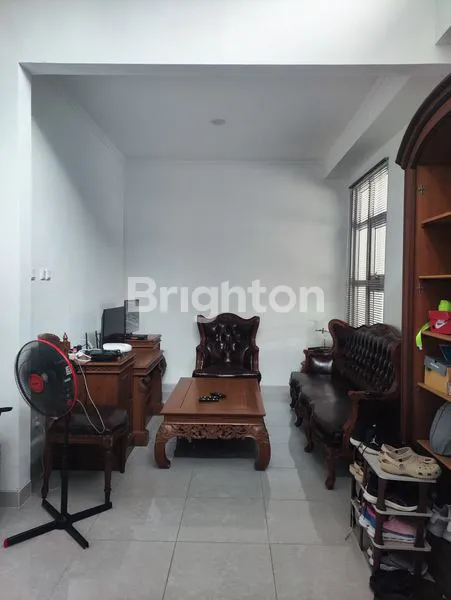 image RUMAH HOOK MODERN SIAP HUNI 2 LANTAI DI CIBUBUR COUNTRY (5)