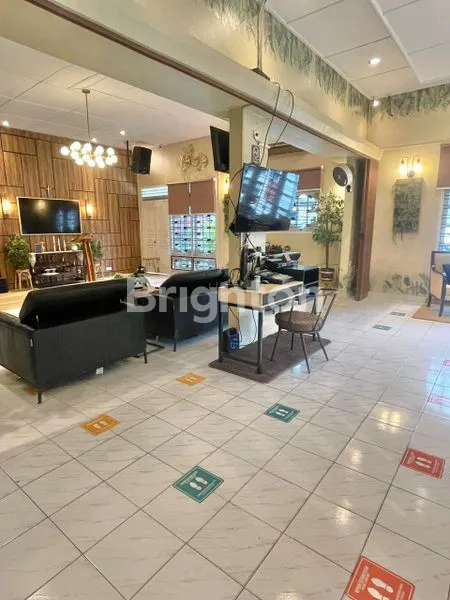 image RUMAH HOOK FULL FURNISHED DENGAN LUAS TANAH 587 M² DI DAERAH JL ISKANDAR MUDA - JL WAHID HASYIM - JL ABDULLAH LUBIS - LOKASI STRATEGIS DEKAT KE BERBAGAI HOTEL DAN PERKANTORAN BISNIS DI MEDAN (1)