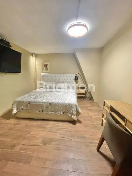 image RUMAH HOOK FULL FURNISHED DENGAN LUAS TANAH 587 M² DI DAERAH JL ISKANDAR MUDA - JL WAHID HASYIM - JL ABDULLAH LUBIS - LOKASI STRATEGIS DEKAT KE BERBAGAI HOTEL DAN PERKANTORAN BISNIS DI MEDAN (6)