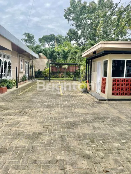 image RUMAH HOOK FULL FURNISHED DENGAN LUAS TANAH 587 M² DI DAERAH JL ISKANDAR MUDA - JL WAHID HASYIM - JL ABDULLAH LUBIS - LOKASI STRATEGIS DEKAT KE BERBAGAI HOTEL DAN PERKANTORAN BISNIS DI MEDAN (8)