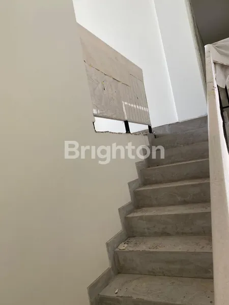 image SEWA LANTAI 2 RUKO STRATEGIS DI CANGGU, BADUNG - PELUANG INVESTASI MEMIKAT! (3)