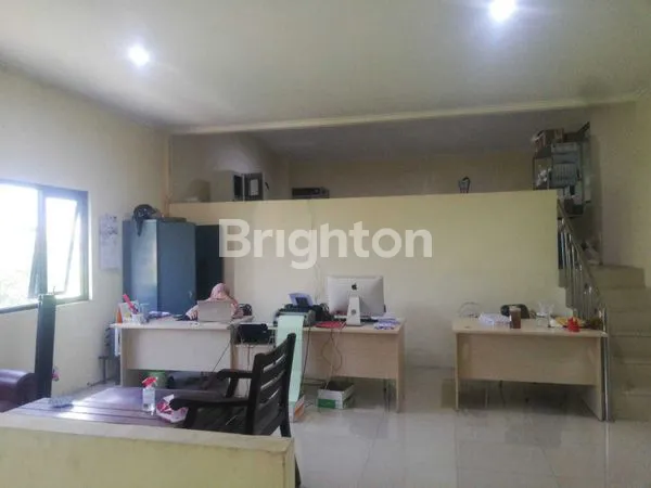 image DI SEWA GUDANG, BANDUNG (3)