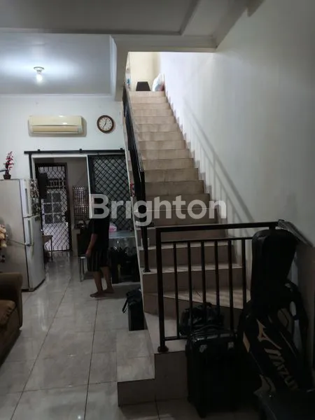image RUMAH BAGUS 21/2LT NGANTONG SEMI FURNISH DEKAT GREEN VILLE KEDOYA (2)