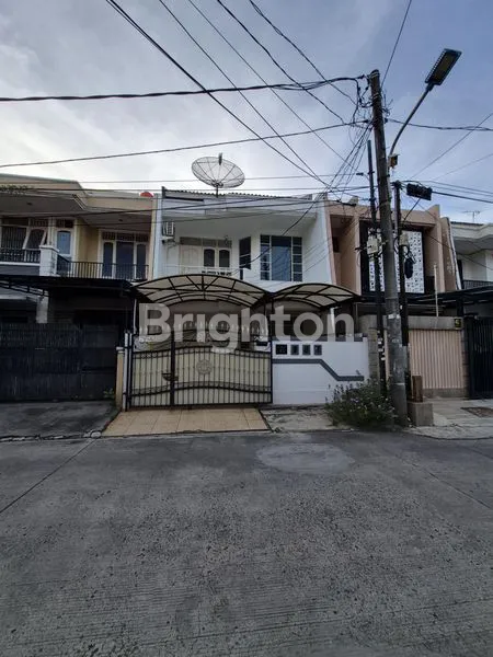 image RUMAH TOWN HOUSE GREEN GARDEN JAKARTA BARAT (1)