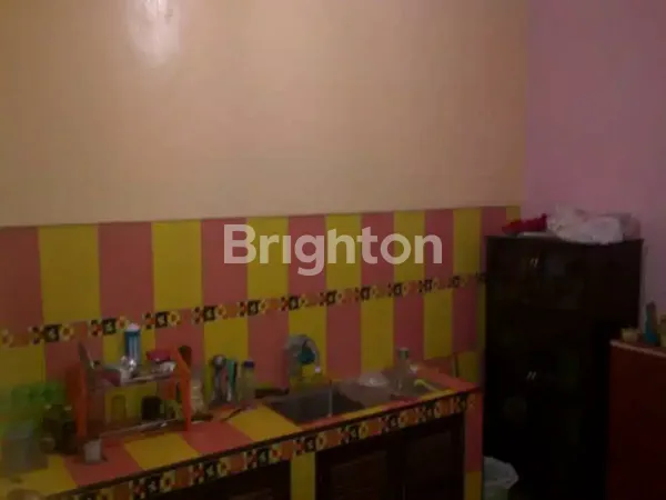 image RUMAH RUNGKUT TERAWAT SIAP HUNI STRATEGIS DEKAT MERR (4)