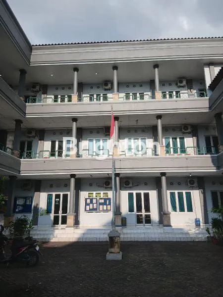 image GEDUNG SEKOLAH KANTOR UNIVERSITAS LEMBAGA PENDIDIKAN ISLAM KOTA BEKASI  (2)