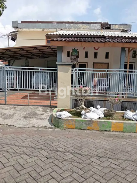 image RUMAH RUNGKUT POSISI HOOK STRATEGIS DEKAT MERR (1)