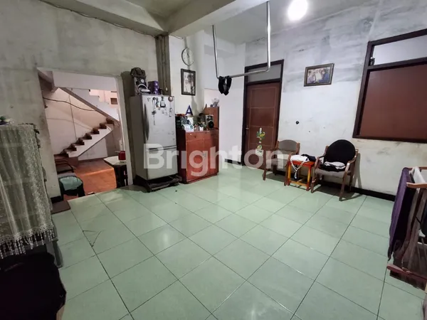 image RUMAH HITUNG TANAH SIDOSERMO STRATEGIS DEKAT RAYA MARGOREJO DAN RAYA JEMURSARI  (2)