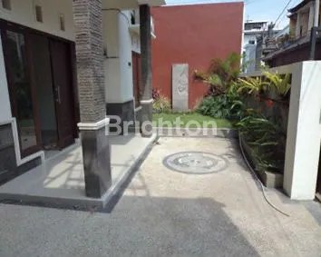 image DISEWAKAN RUMAH FULL FURNISH PERUM PURI KESAMBI KEROBOKAN (7)